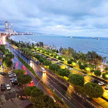 Sea Front & Center, Amazing Sea View Λεμεσός
